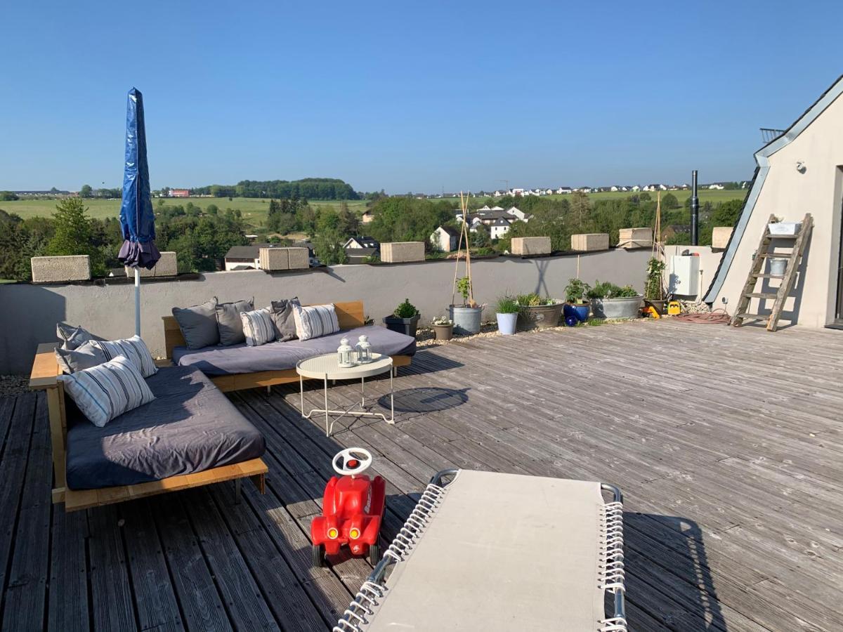 Design Appartment With Big Terrace Halsenbach Exterior photo